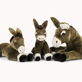 Photo de famille, peluche Ane Gaston réaliste, La Pelucherie 
