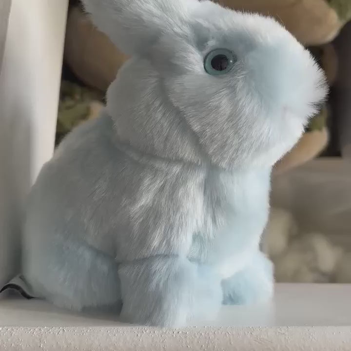 Vidéo peluche lapin réaliste cousue main, La Pelucherie 